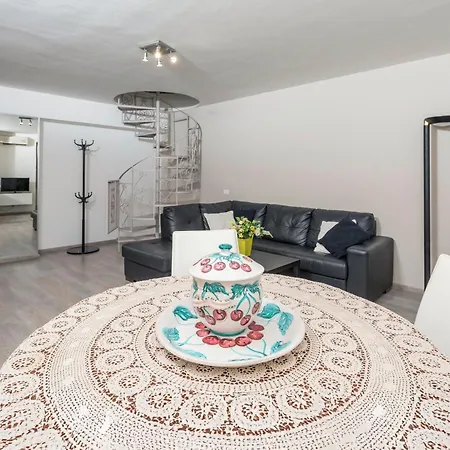 Casa de Férias Domus Elisae - *